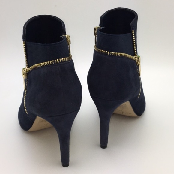 NWOT/NWOB Marc Fisher Blue Suede Booties - Picture 3 of 6